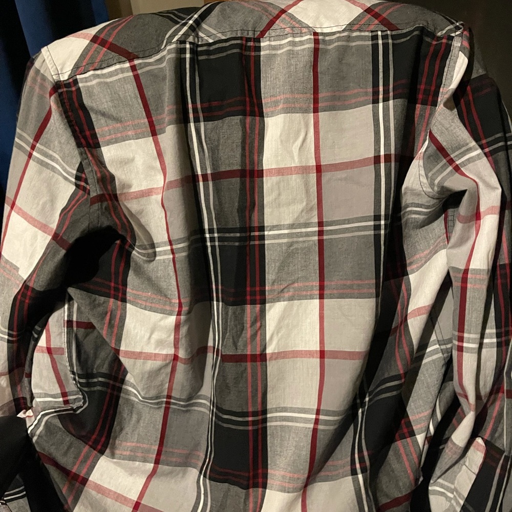 6 button downs - Picture 7 of 12